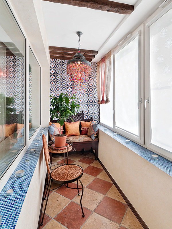 soffitto con travi sulla loggia