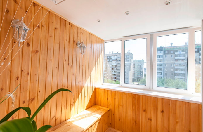 struttura del soffitto a un livello sulla loggia