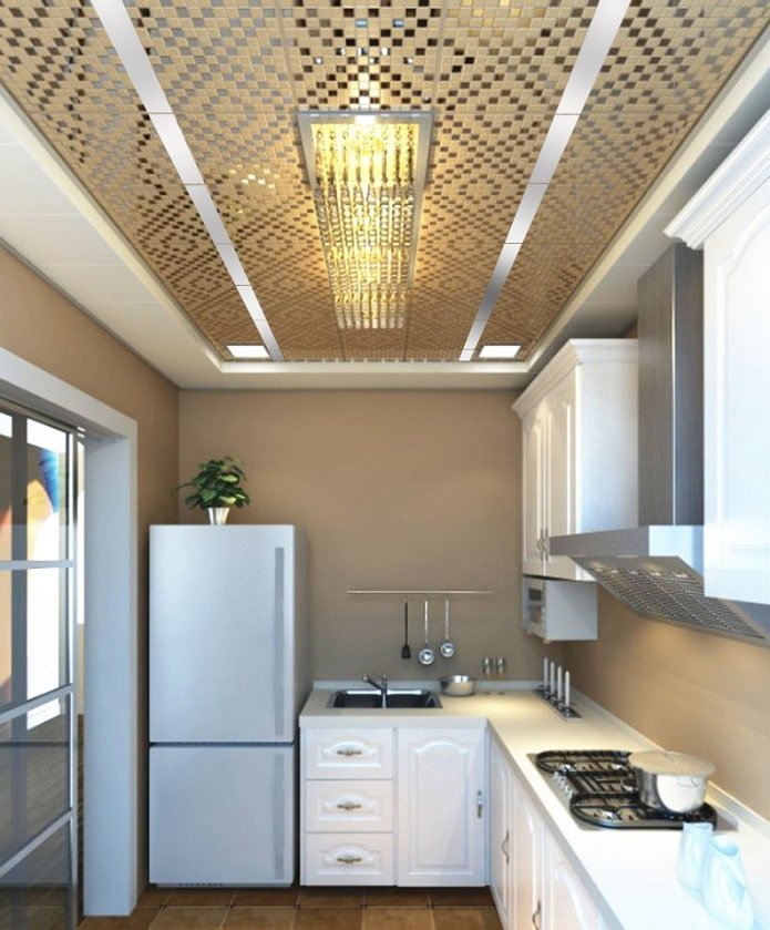 soffitto a cassetta nell'interno della cucina