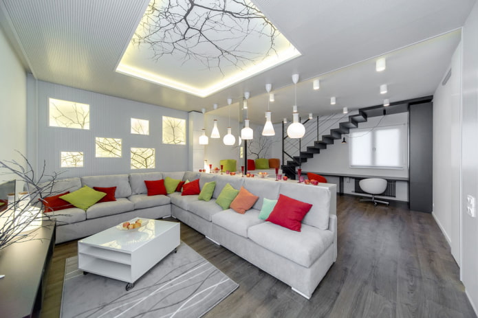 struttura quadrata del soffitto con retroilluminazione