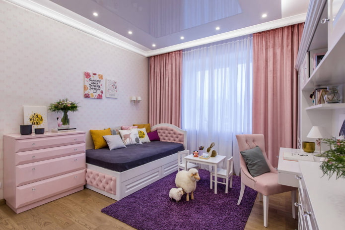 design del soffitto nella stanza di una ragazza