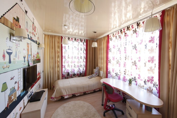 soffitto teso lucido nella cameretta dei bambini