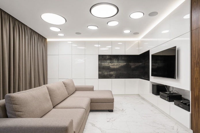 Luci da incasso a soffitto nell'ingresso