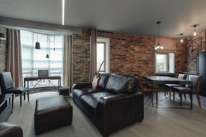 soffitto in stile loft nell'ingresso