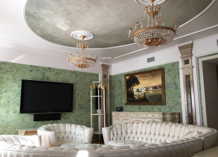 Stucco per soffitto veneziano nel soggiorno