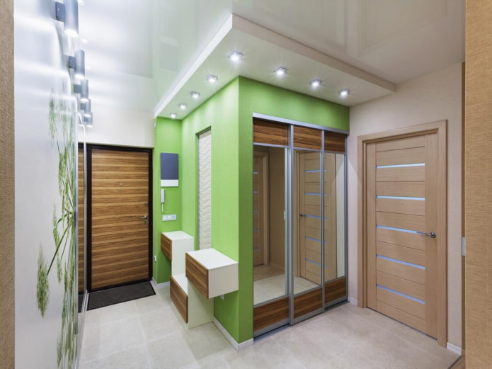 soffitto bianco nel corridoio