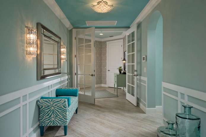soffitto dipinto all'interno del corridoio