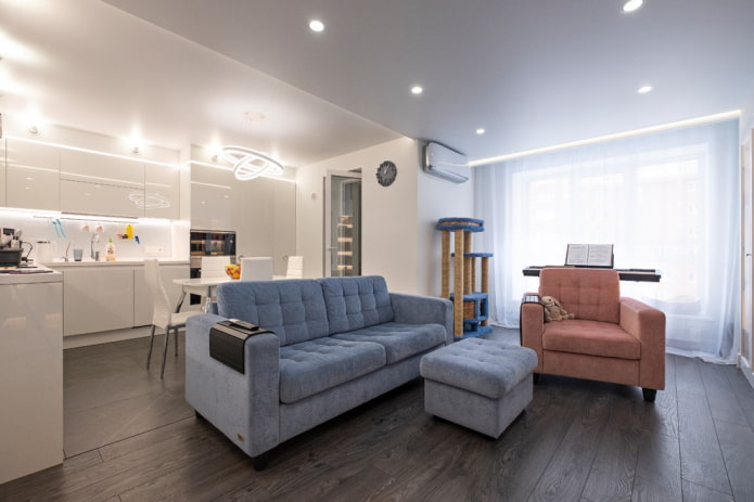 soffitto teso all'interno della cucina-soggiorno