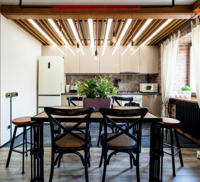cucina in stile loft con listelli