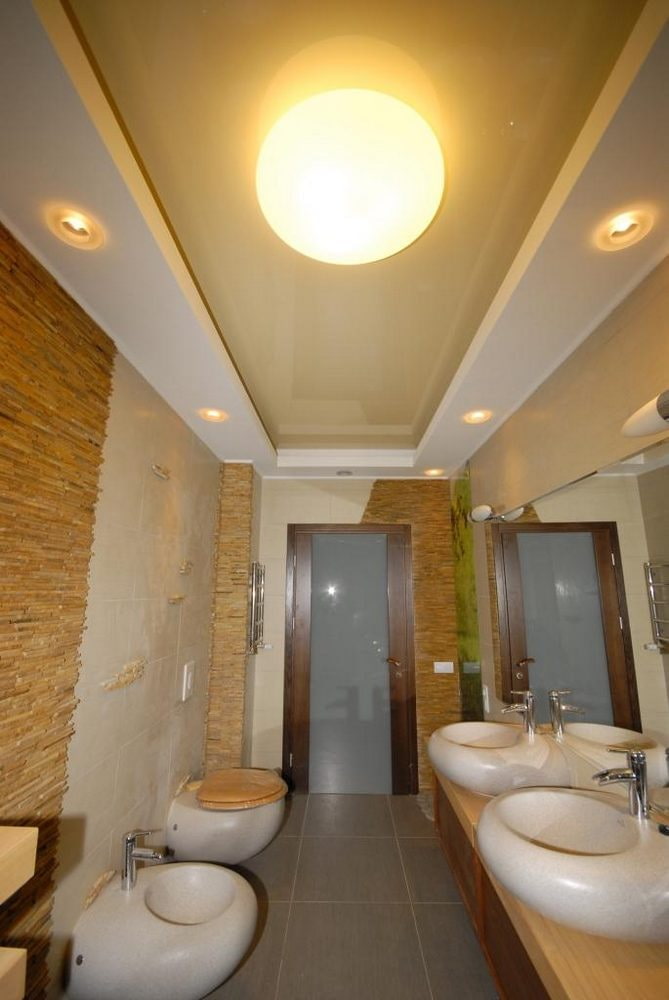 design a due livelli in bagno