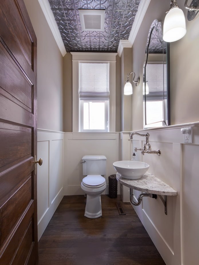 piastrelle sul soffitto del bagno