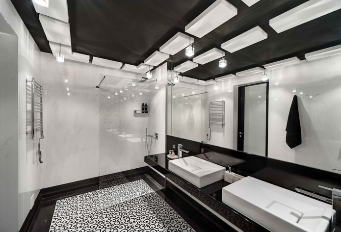 soffitto nero nell'interno del bagno