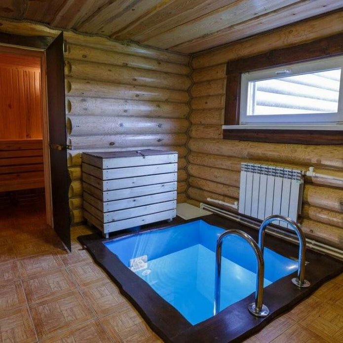 vasca da bagno nello spogliatoio