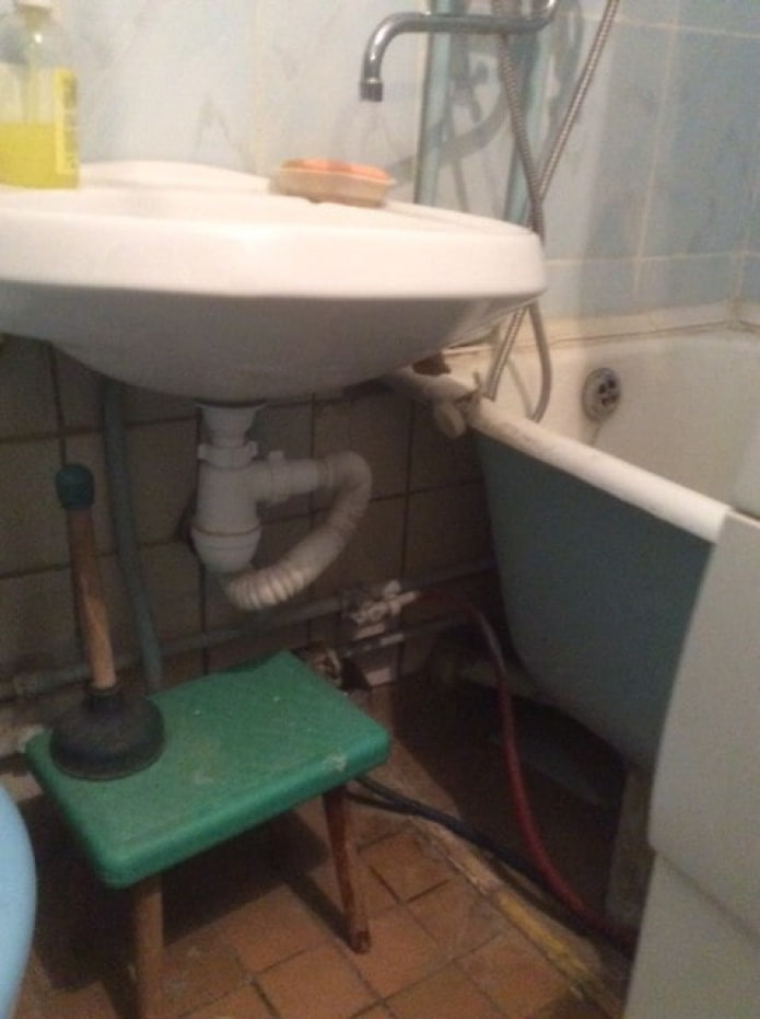 Bagno prima della ristrutturazione