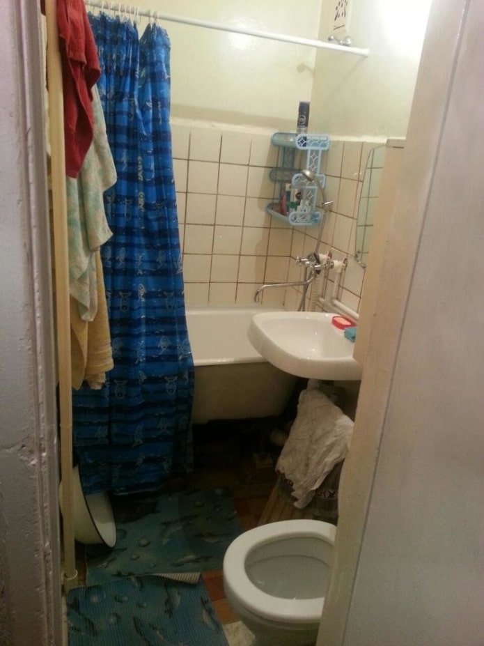 Bagno prima della ristrutturazione