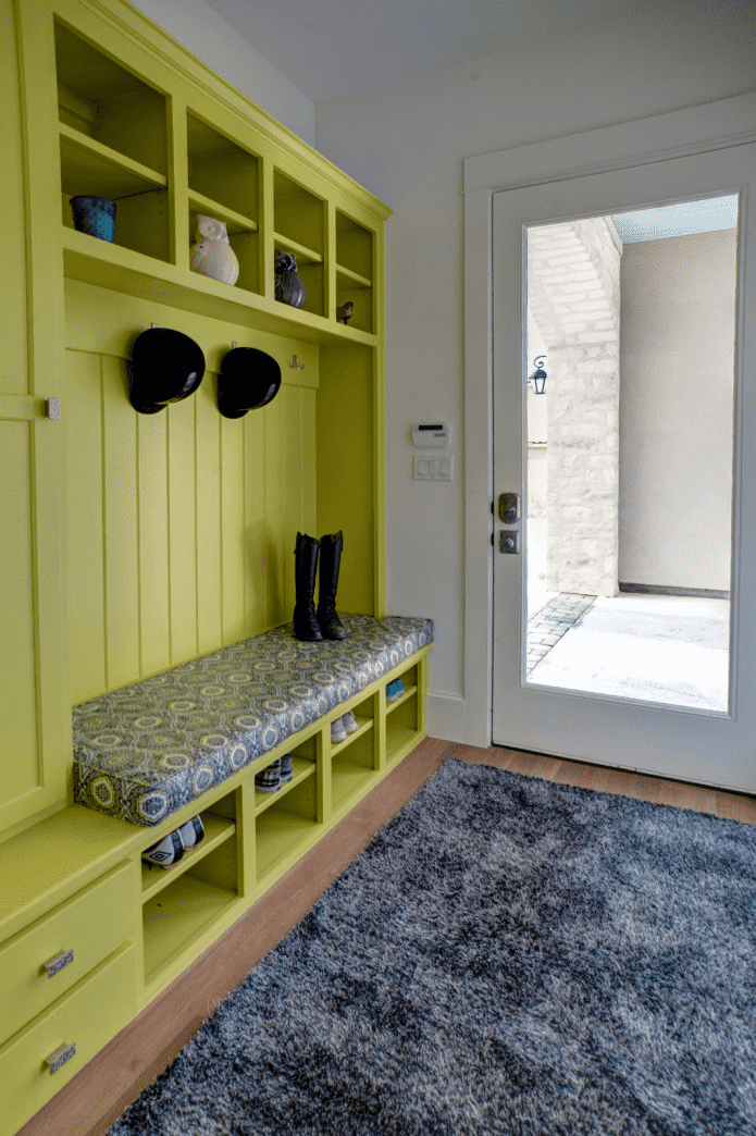 colore del corridoio in un interno di corridoio stretto