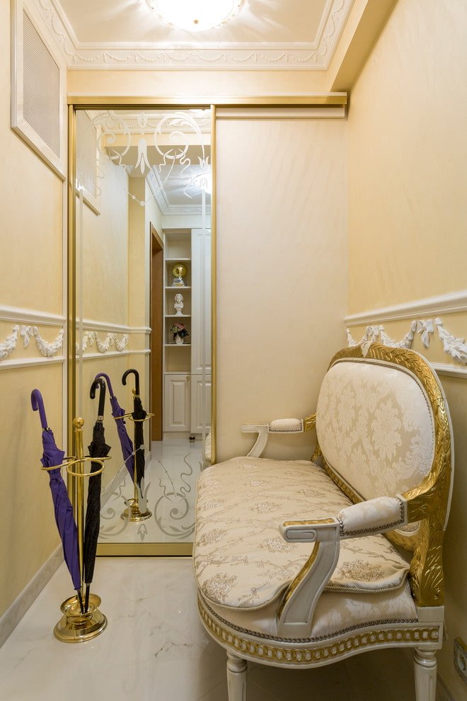 mobili da ingresso in stile classico
