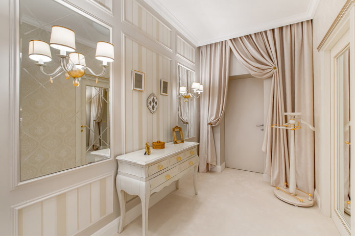 mobili da ingresso in stile classico
