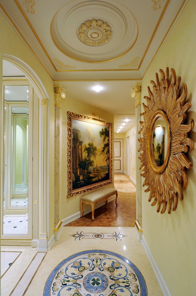 design decorativo del corridoio in stile classico