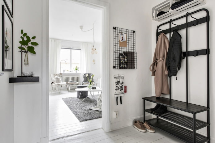 mobili all'interno del corridoio in stile scandinavo stile