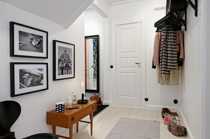 decorazione e illuminazione nel corridoio in stile scandinavo