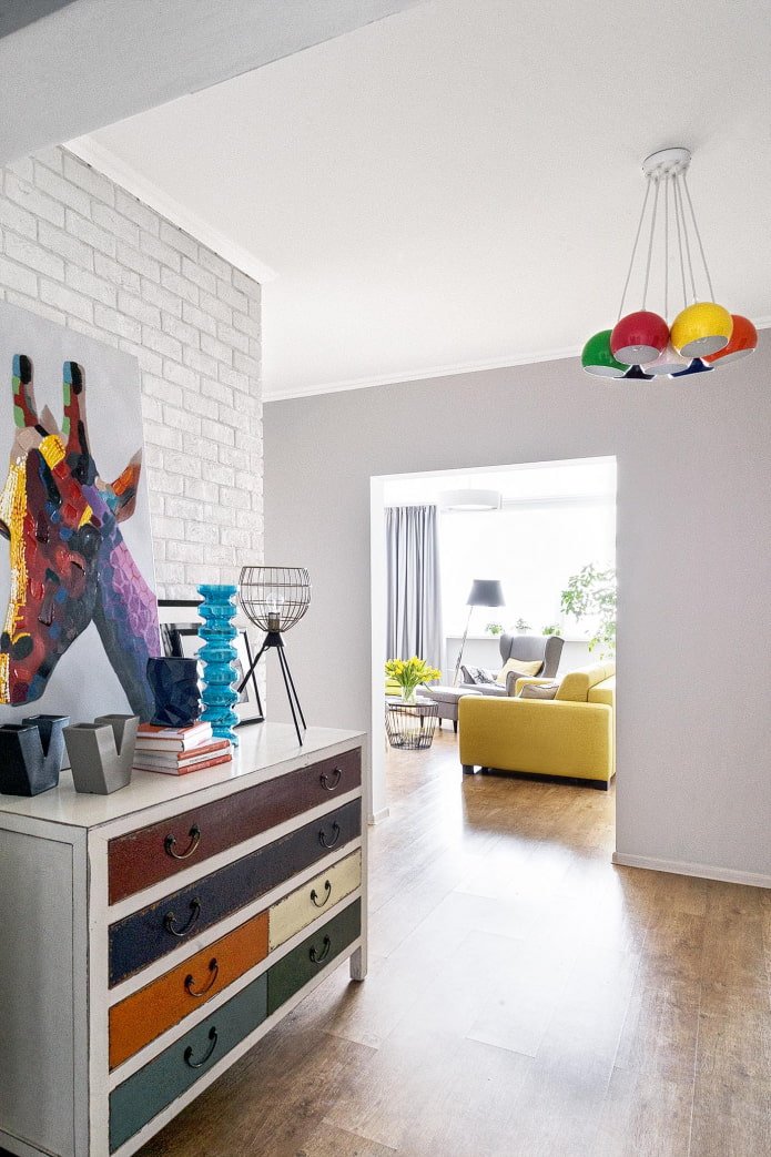 Corridoio con elementi Pop Art