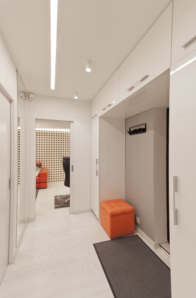 design del corridoio in stile high-tech