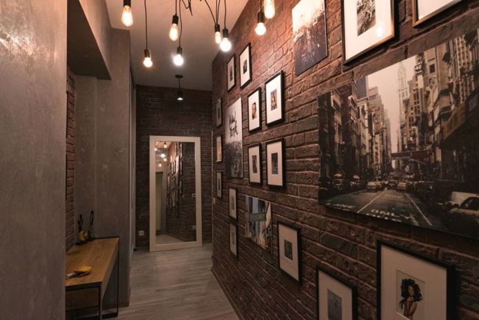 decorazione del corridoio con dipinti