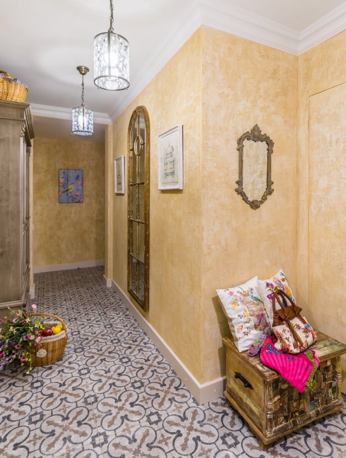 decorazioni e accessori per l'interno dell'ingresso in stile provenzale