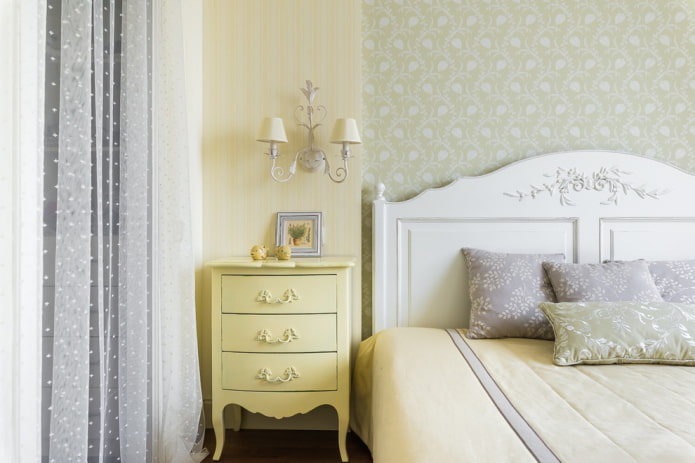 Comodino decorato