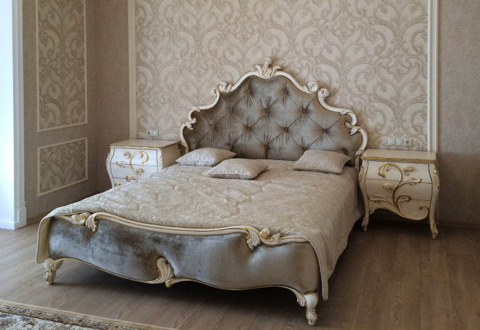comodino in stile classico