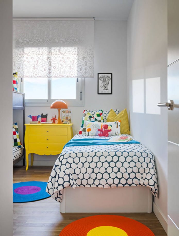 Comodino giallo per bambini