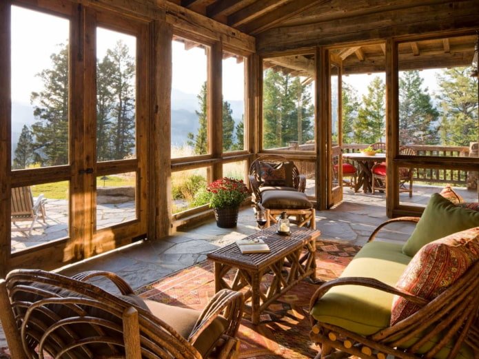 veranda in legno in stile chalet