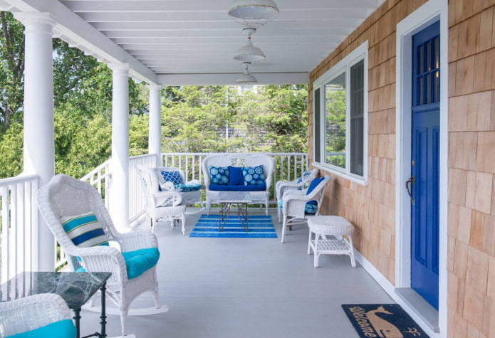veranda in stile mediterraneo