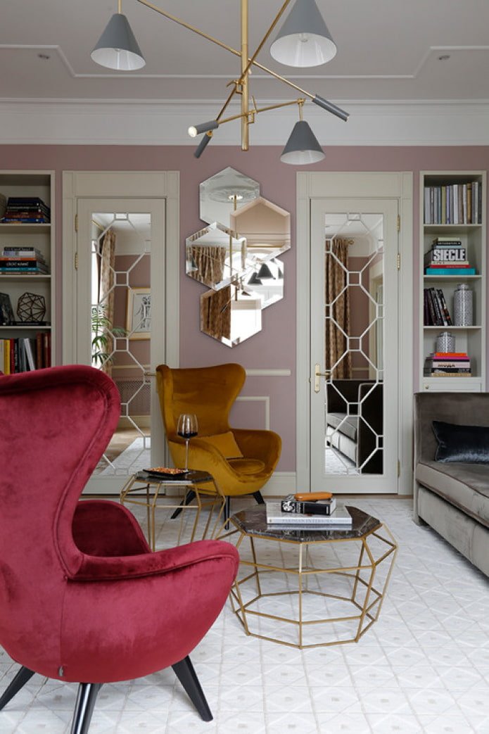 decorazione tra le porte