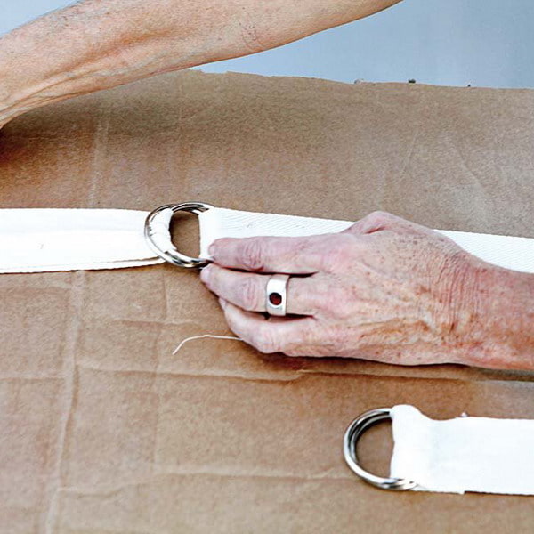fissare gli anelli con la treccia