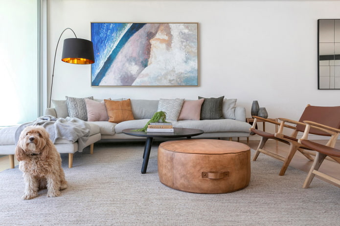 pouf in pelle nel soggiorno interno della stanza