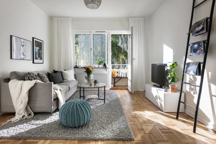 pouf in un interno in stile scandinavo