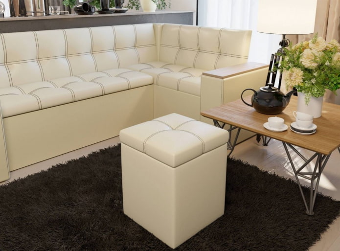 pouf all'interno della cucina