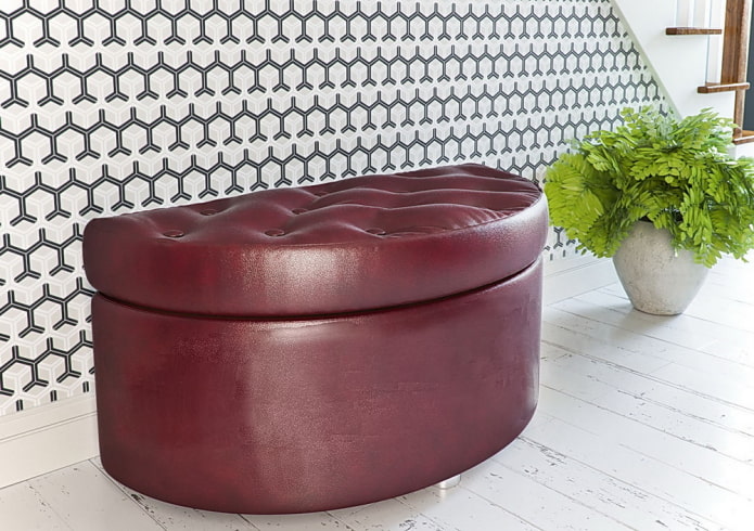 pouf semicircolare all'interno 
