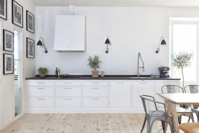 applique in cucina