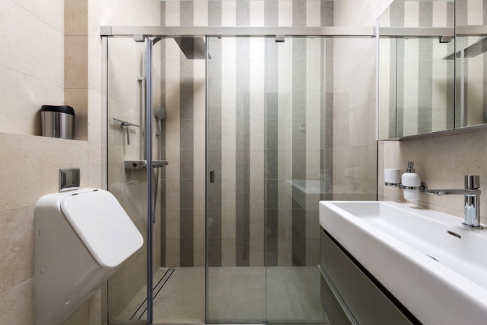 disposizione delle piastrelle sulle pareti del bagno