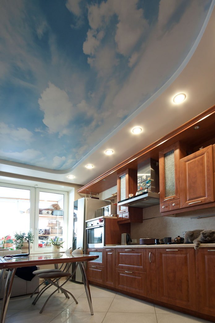 illuminazione a soffitto in cucina