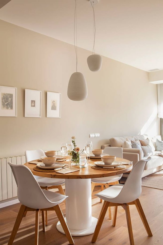 tavolo da pranzo in soggiorno