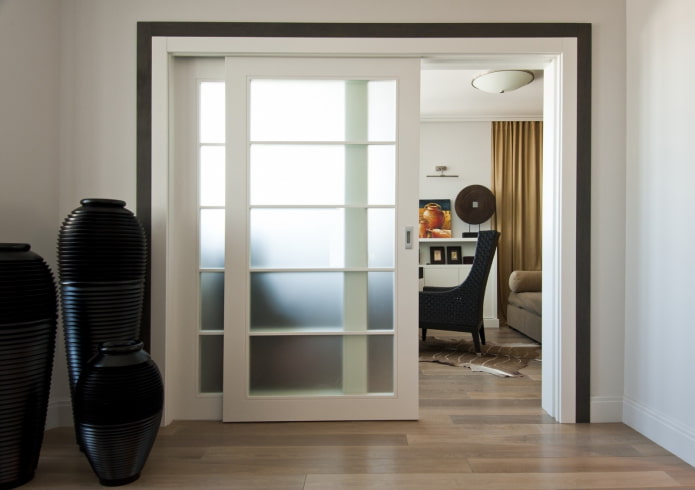 porte scorrevoli doppie all'interno