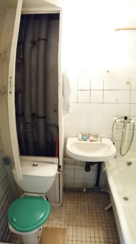 Bagno prima della ristrutturazione