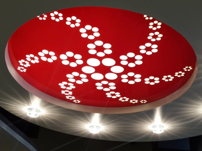 soffitto teso intagliato rosso