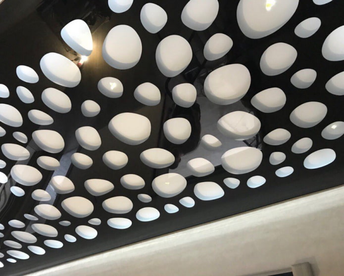 soffitto teso intagliato nero