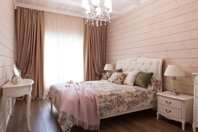 decorazione della camera da letto nei toni del rosa