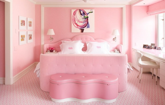 interno di una camera da letto bianca e rosa